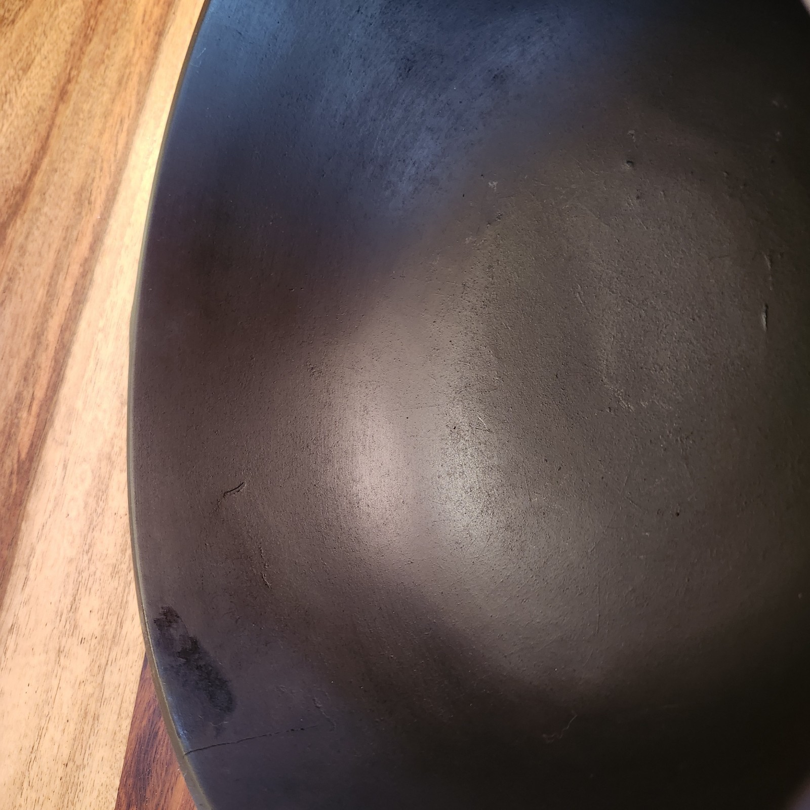 Cast Iron Scotch Bowl No. 4, 10-3/4″ W x 4-5/8″ H, Gate Mark, Pre-1890s *CRACK*