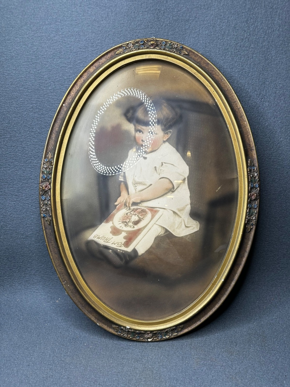 Antique Oval Convex Bubble Glass Frame Gold Trim Floral Detail Sm Girl Reading