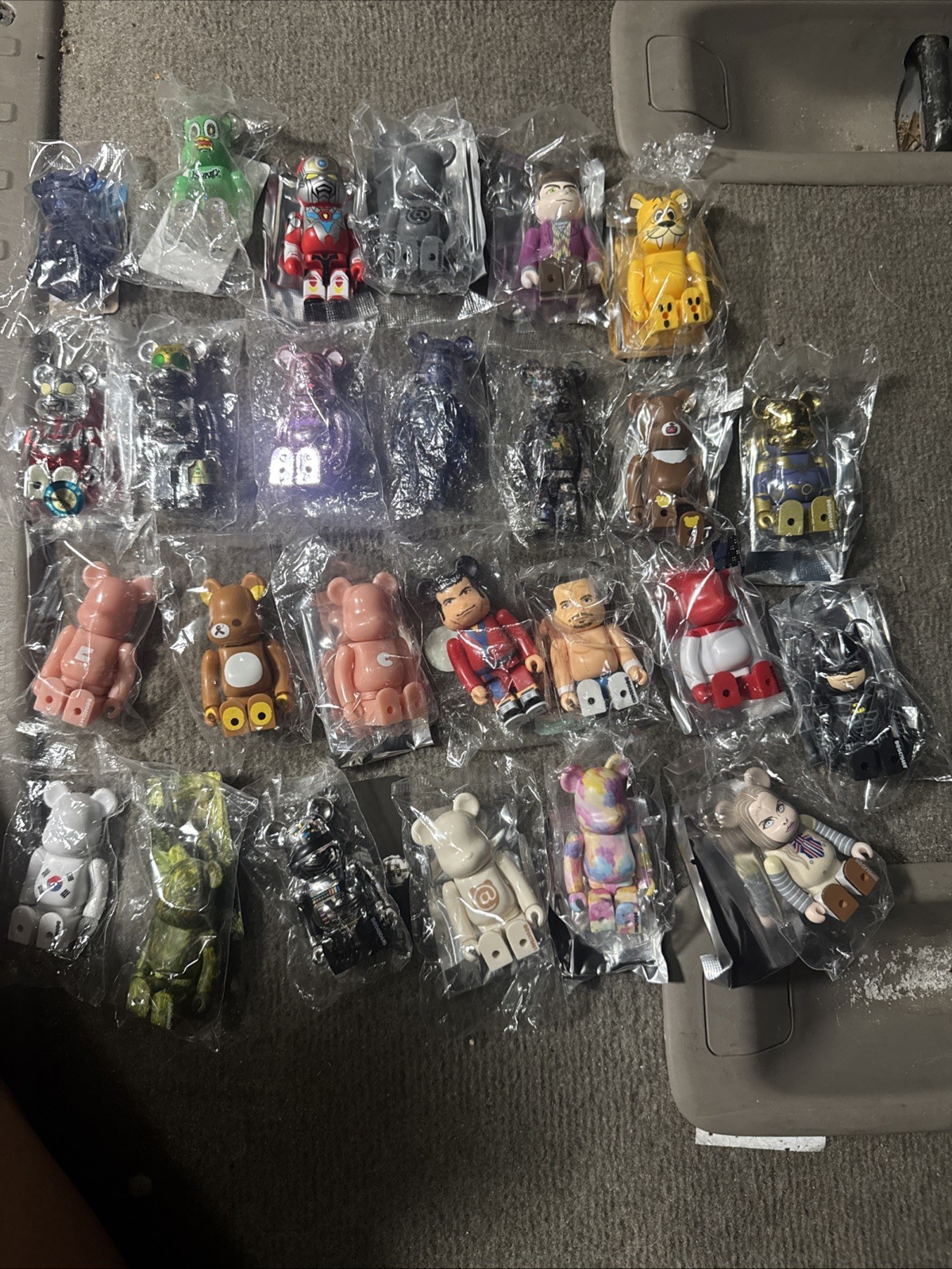 Bearbrick 100% Lot Of 26.Medicom Toy