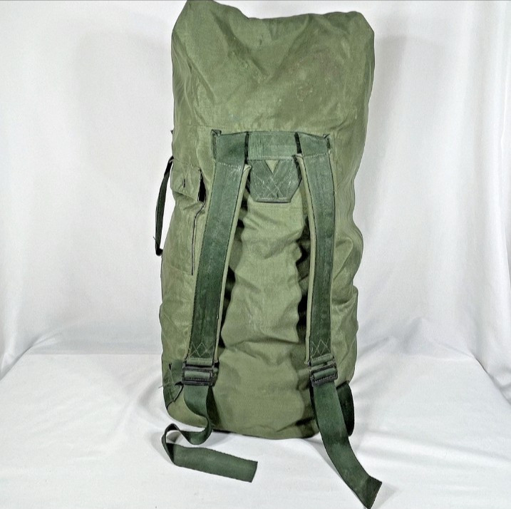 Military Duffel Bag USGI OD Green Nylon Carry Straps Army Duffel – Excellent!