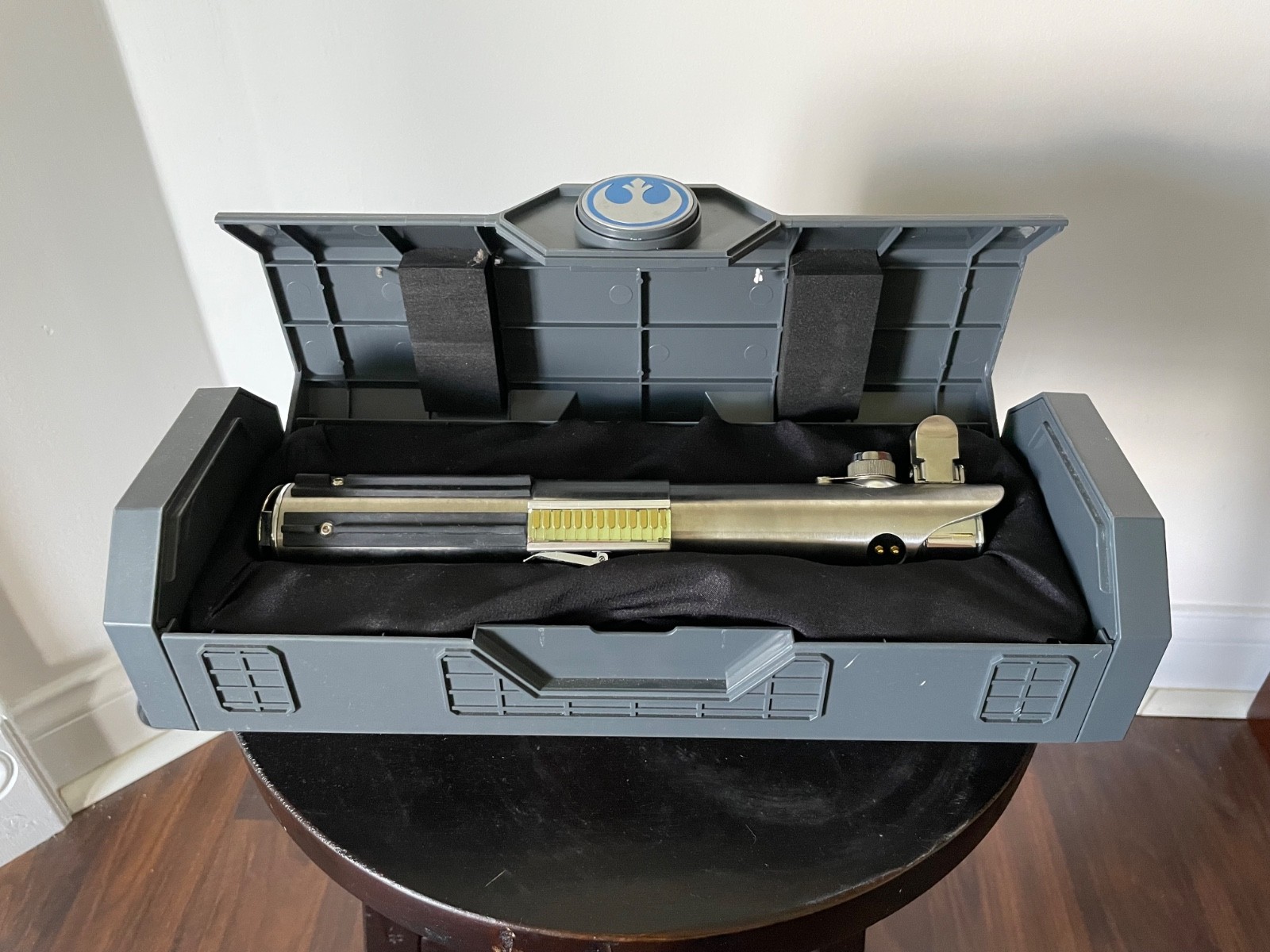 Disney Star Wars Anakin Skywalker Legacy Lightsaber Hilt Replica w/ Case