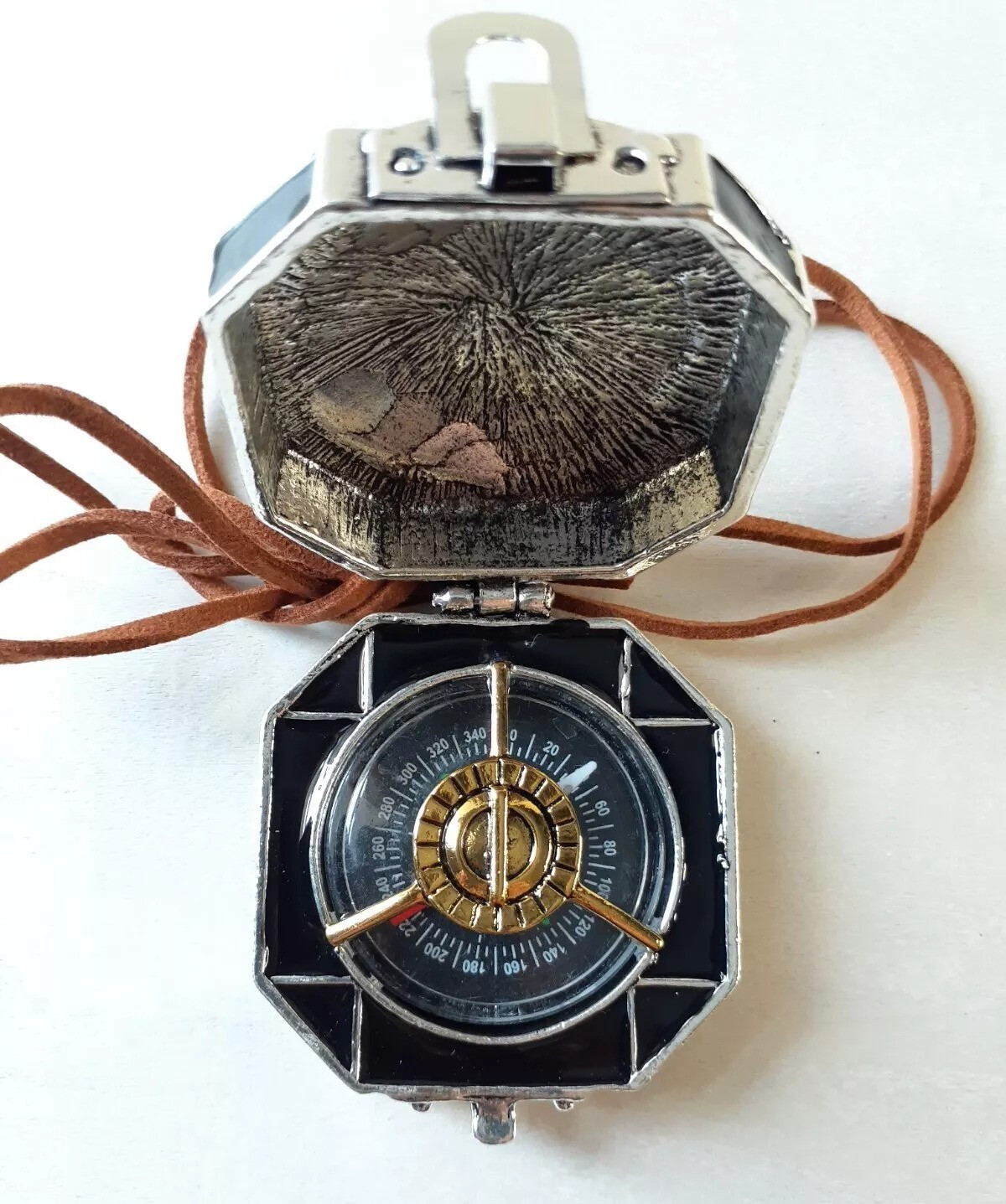 Captain Jack Sparrow Compass Pirates Of The Caribbean Necklace Compass