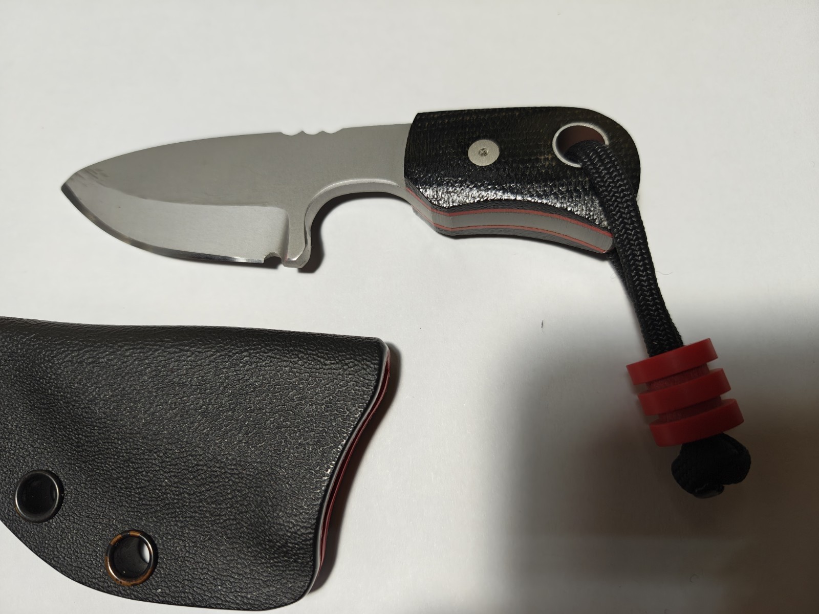 Relentless Fixed Blade Knife Drop Point Plain Edge Silver SS Blade G-10 Sheath