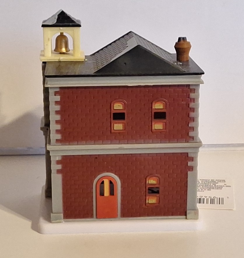 4 Cobblestone Corners Minatures, Church, School, B & B, Firehouse L.E.D. B.O.