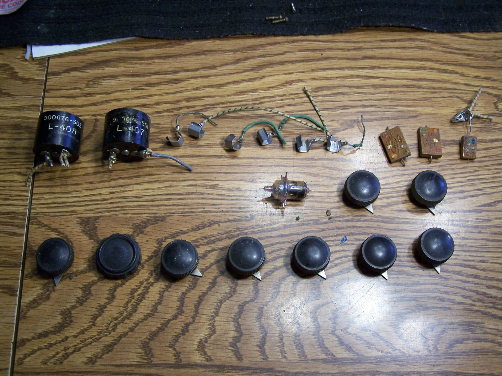 MILITART RADIO PIECES & PARTS radio unknown ( see pictures )