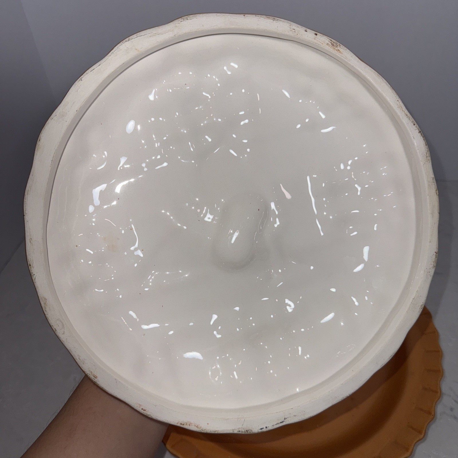 Vintage Ceramic Cherry Pie Keeper Covered Dish Lattice Crust 10″ Minor Chip