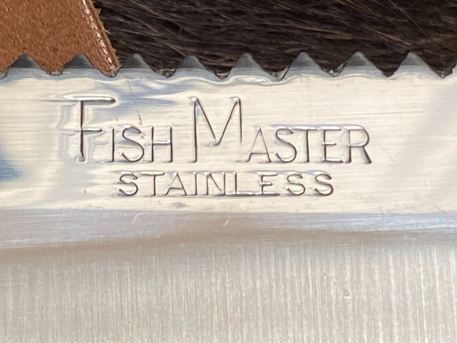 Colonial, Providence, USA. Fish Master Knife, Stainless, Leather Sheath, 9 1/8″