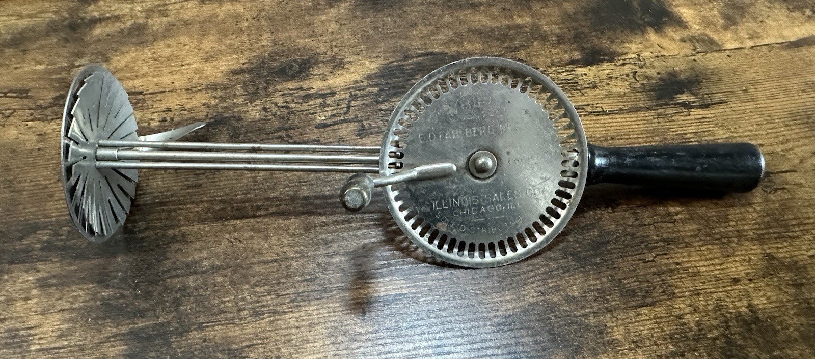 Vintage E.D. Fahlberg Hand Crank Egg Beater Mixer Illinois Sales Co Chicago