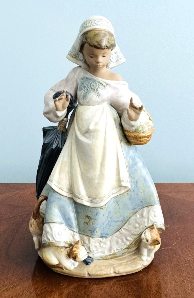 Lladro Gres Finish Figurine 11″ Tall UNDER FOOT Girl with Cats Kittens 2219