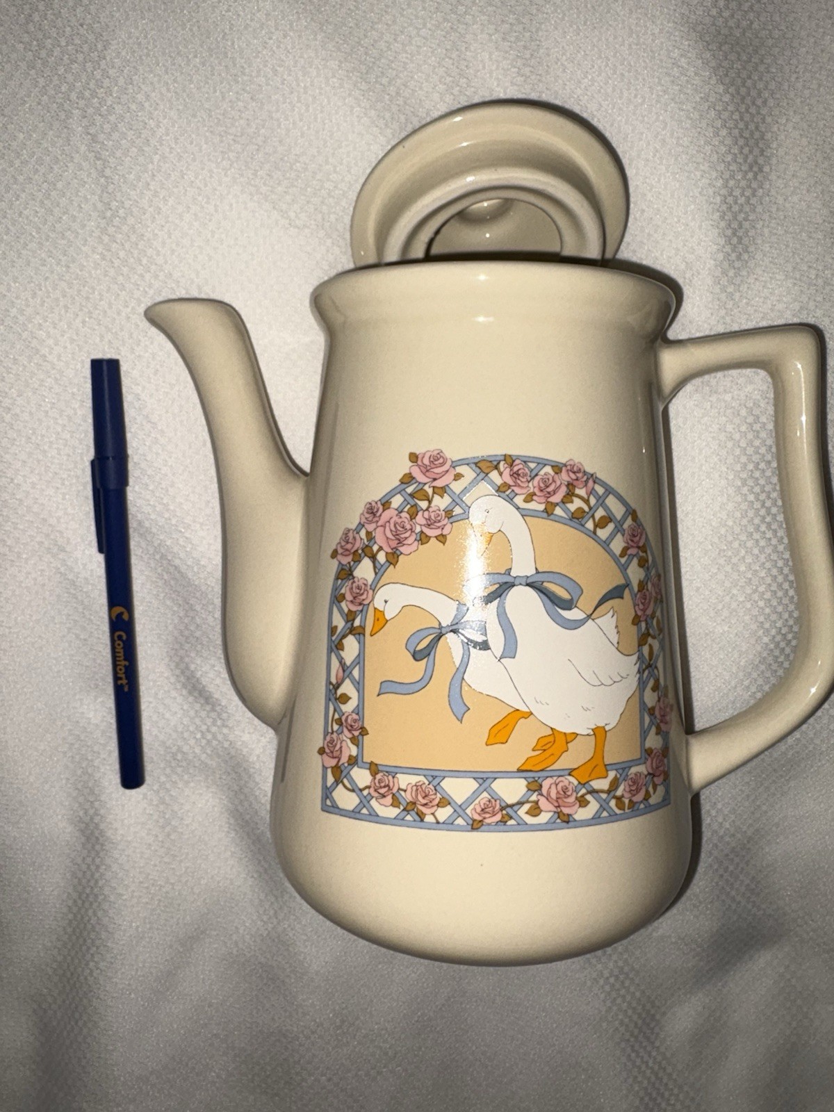 Vintage International China Marmalade Tea Or coffee Pot With Lid Goose Cottage