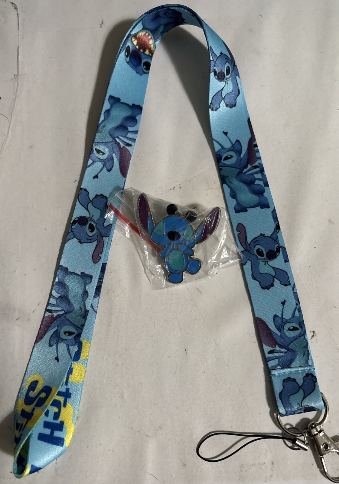 Disney Stitch Lanyard & Pin Set
