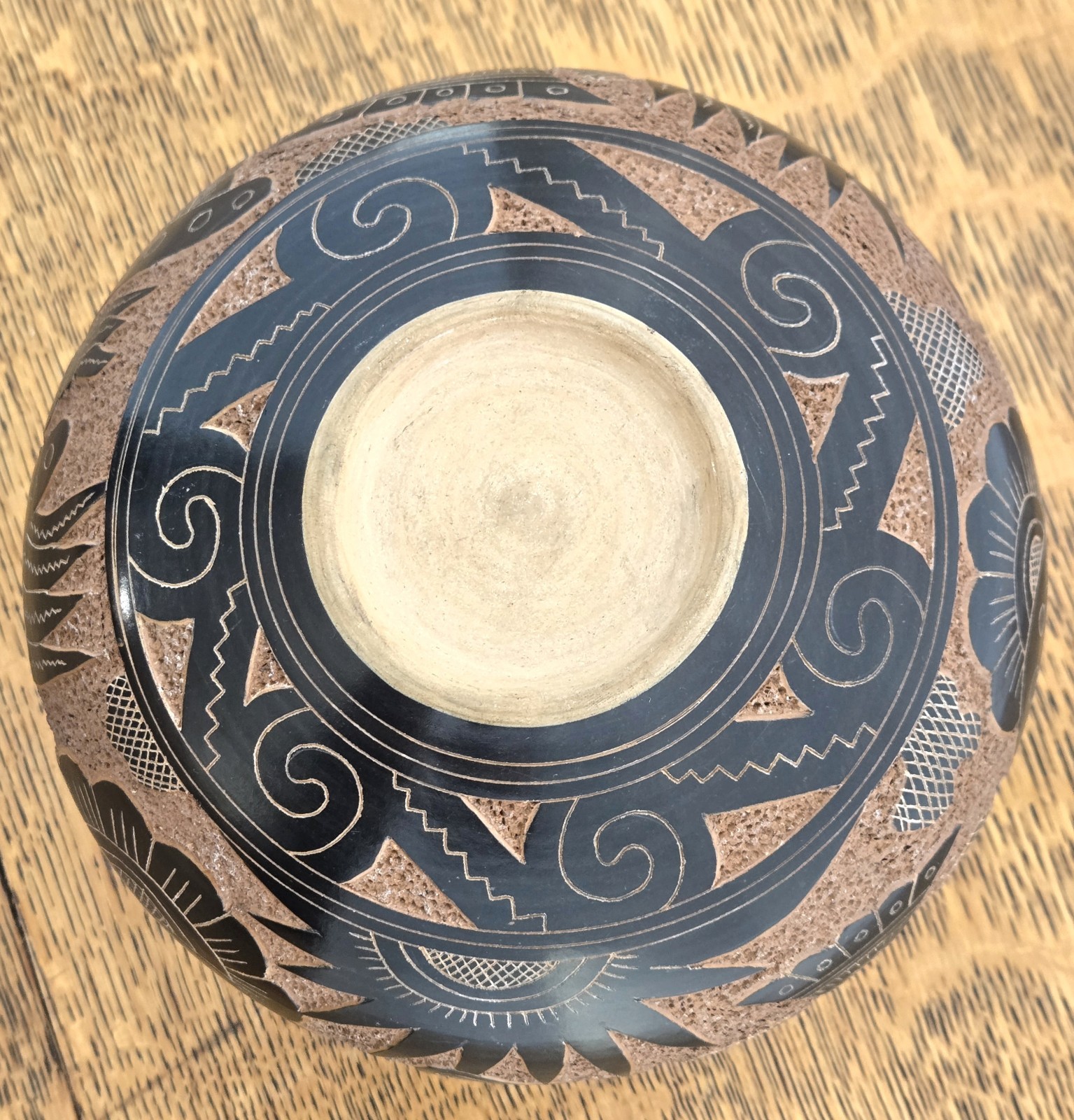 Nicarguan San Juande Oriente Sgraffito Hand Etched Terracotta Vase Pot 5.5″