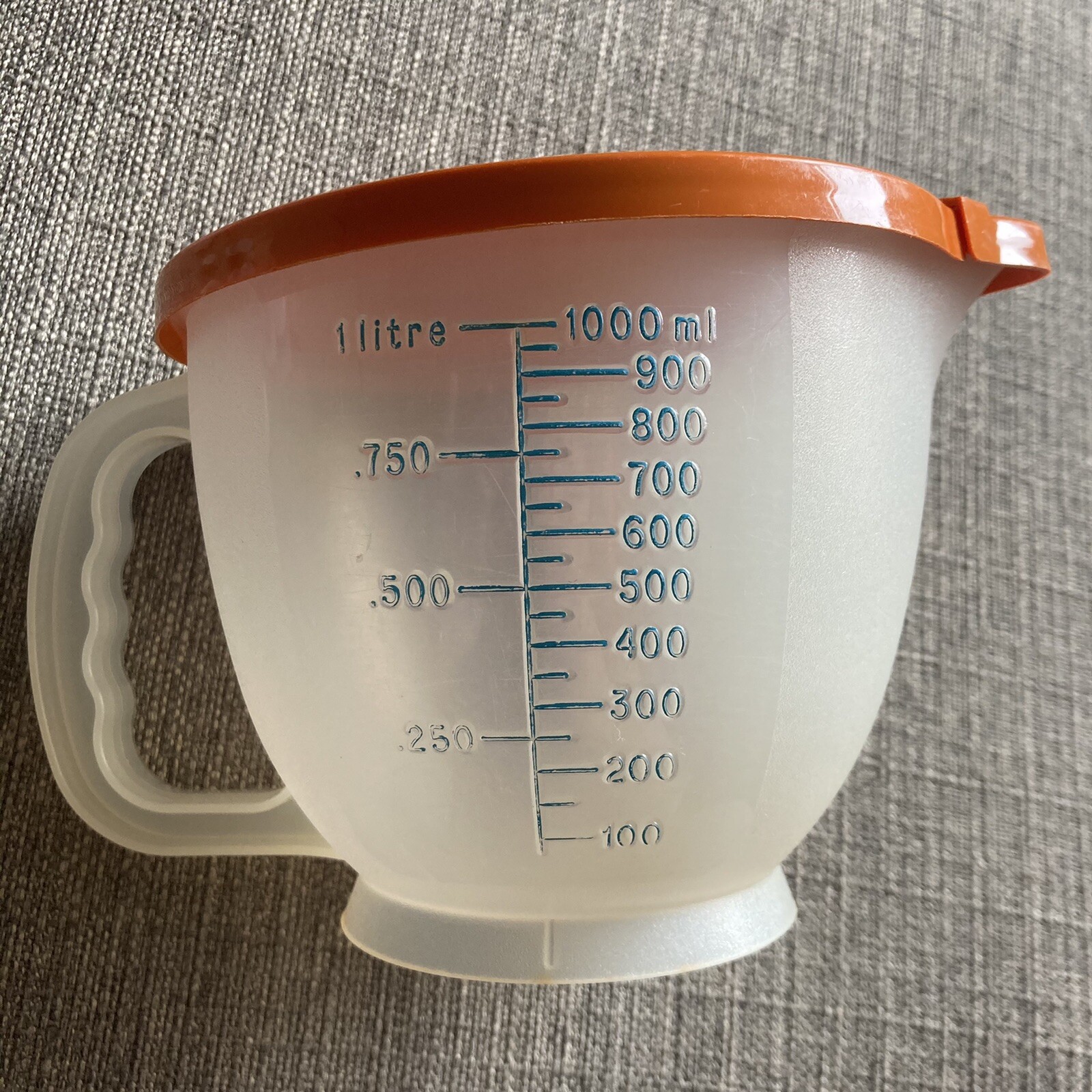 Tupperware #1288-6 Mix N Store 4-Cup Measuring Pitcher w/ 697-14 & 1289-3 Orange