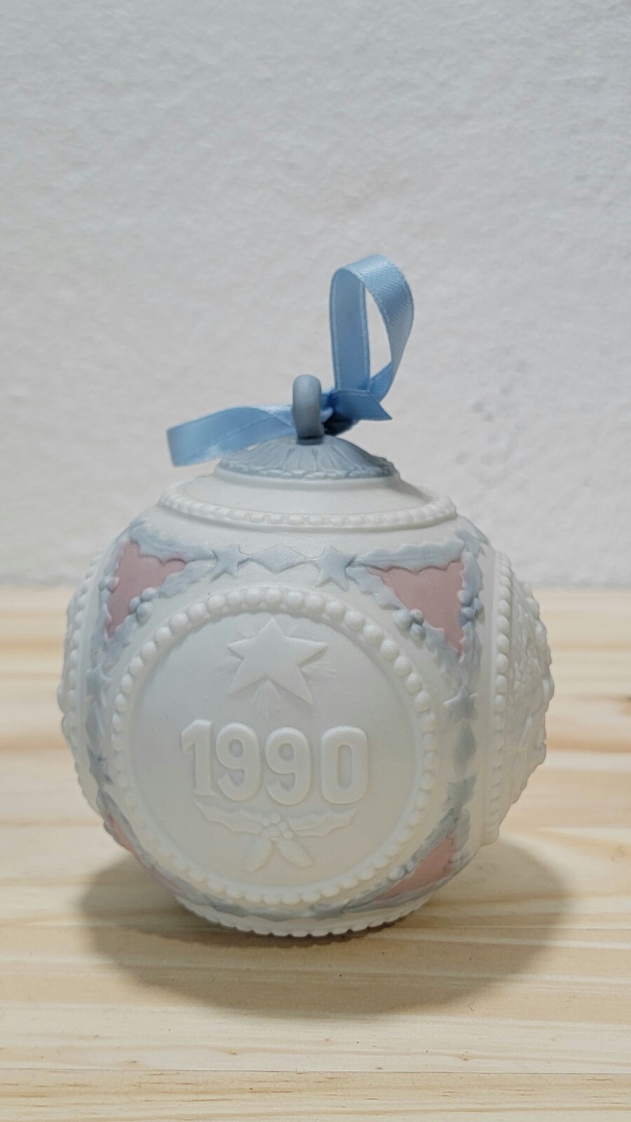 Vintage Lladro 1990 Christmas Ball Ornament Porcelain Santa Carolers Spain