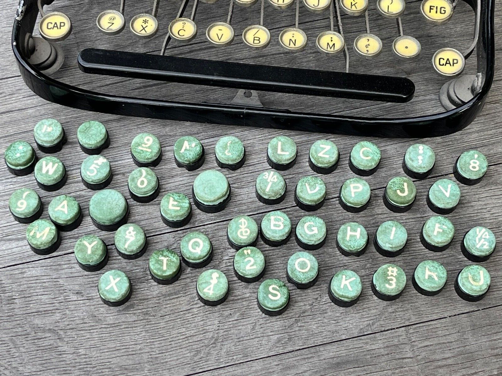 Rare Vintage Munson’s Pneumatic Typewriter Green Rubber Cushion Speed Keys