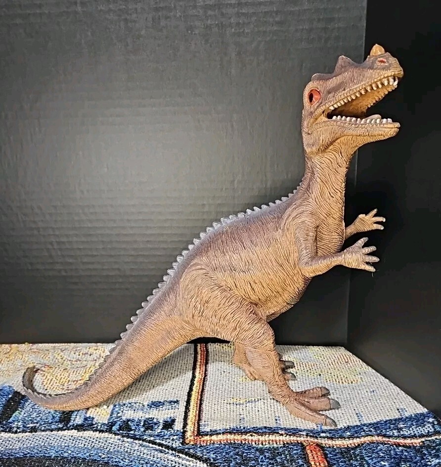 CERATOSAURUS FIGURE 12″ TALL IN GREAT SHAPE