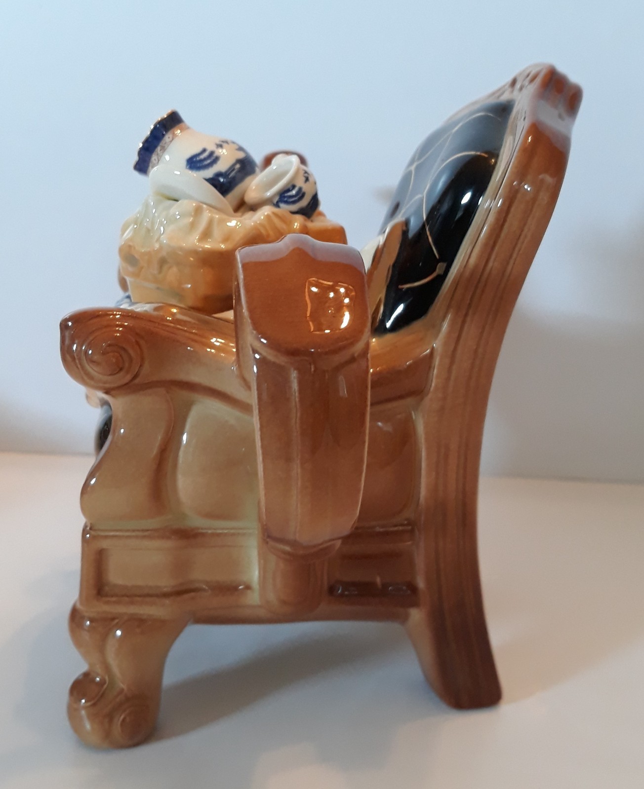 ROYAL DOULTON (CARDEW DESIGN) “REAL OLD WILLOW” BLUE CHAIR FIGURAL TEAPOT 1998