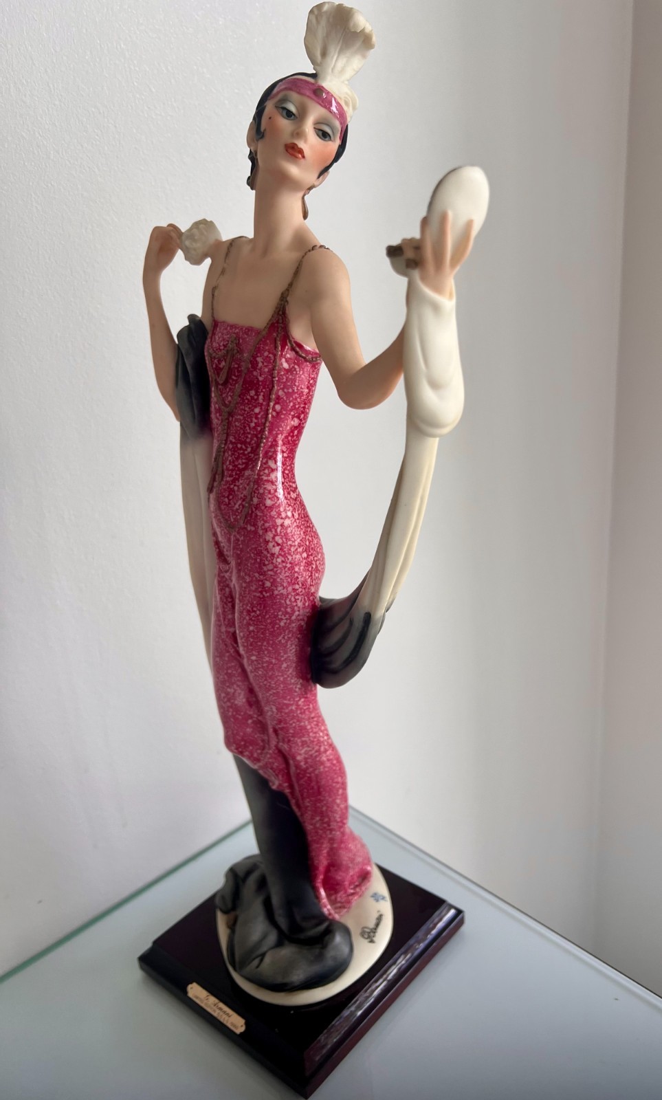 Giuseppe Armani’s exquisite limited-edition sculpture “Lady with Mirror”