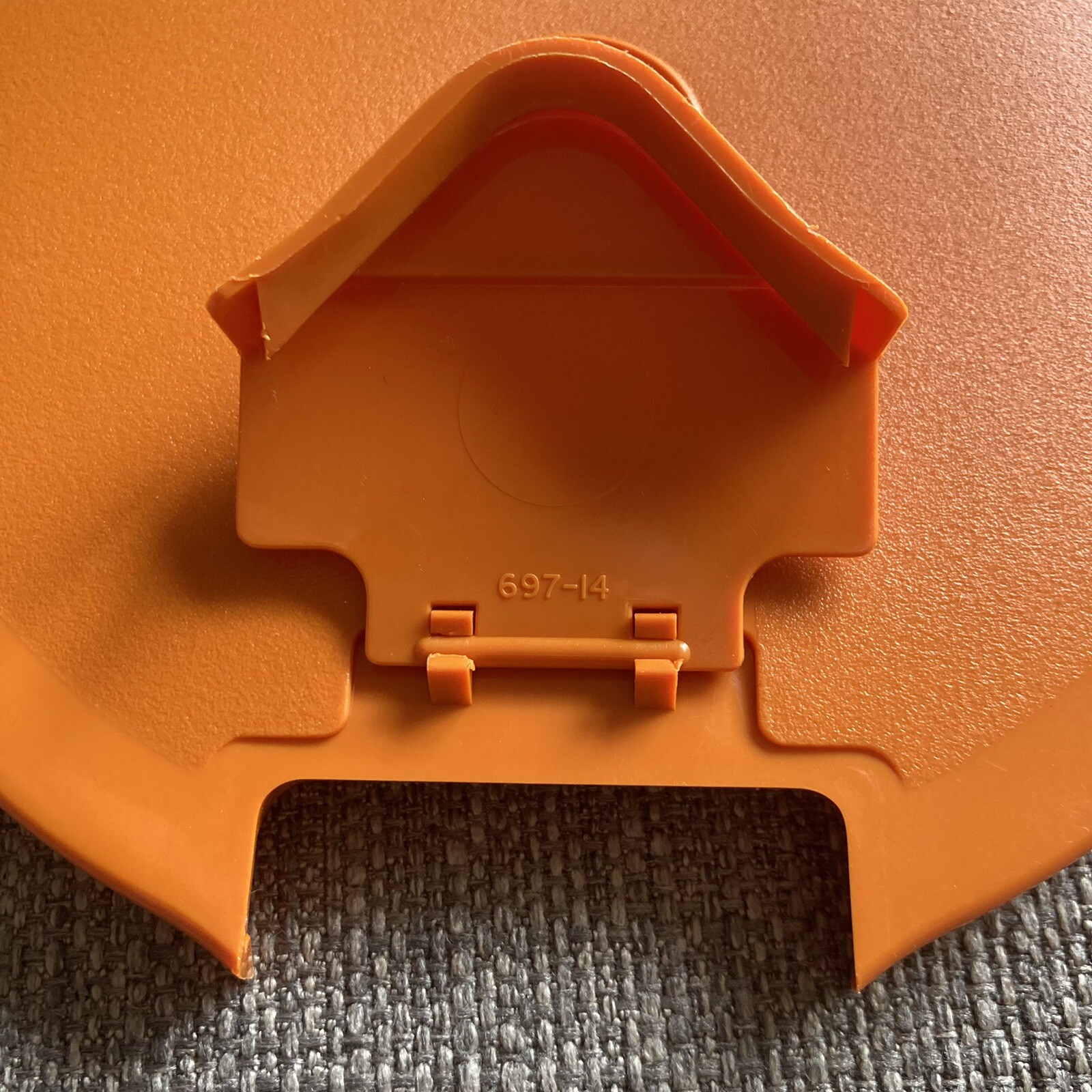 Tupperware #1288-6 Mix N Store 4-Cup Measuring Pitcher w/ 697-14 & 1289-3 Orange