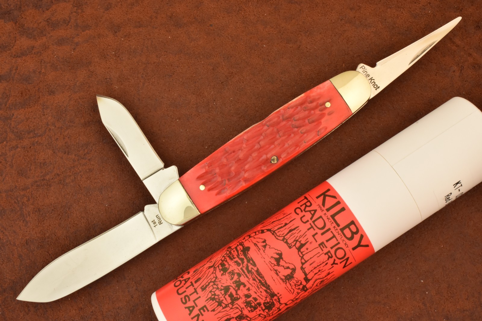 KILBY TRADITION PINE KNOT KY RED BONE “CATTLE OF A THOUSAND HILLS” STOCK KNIFE