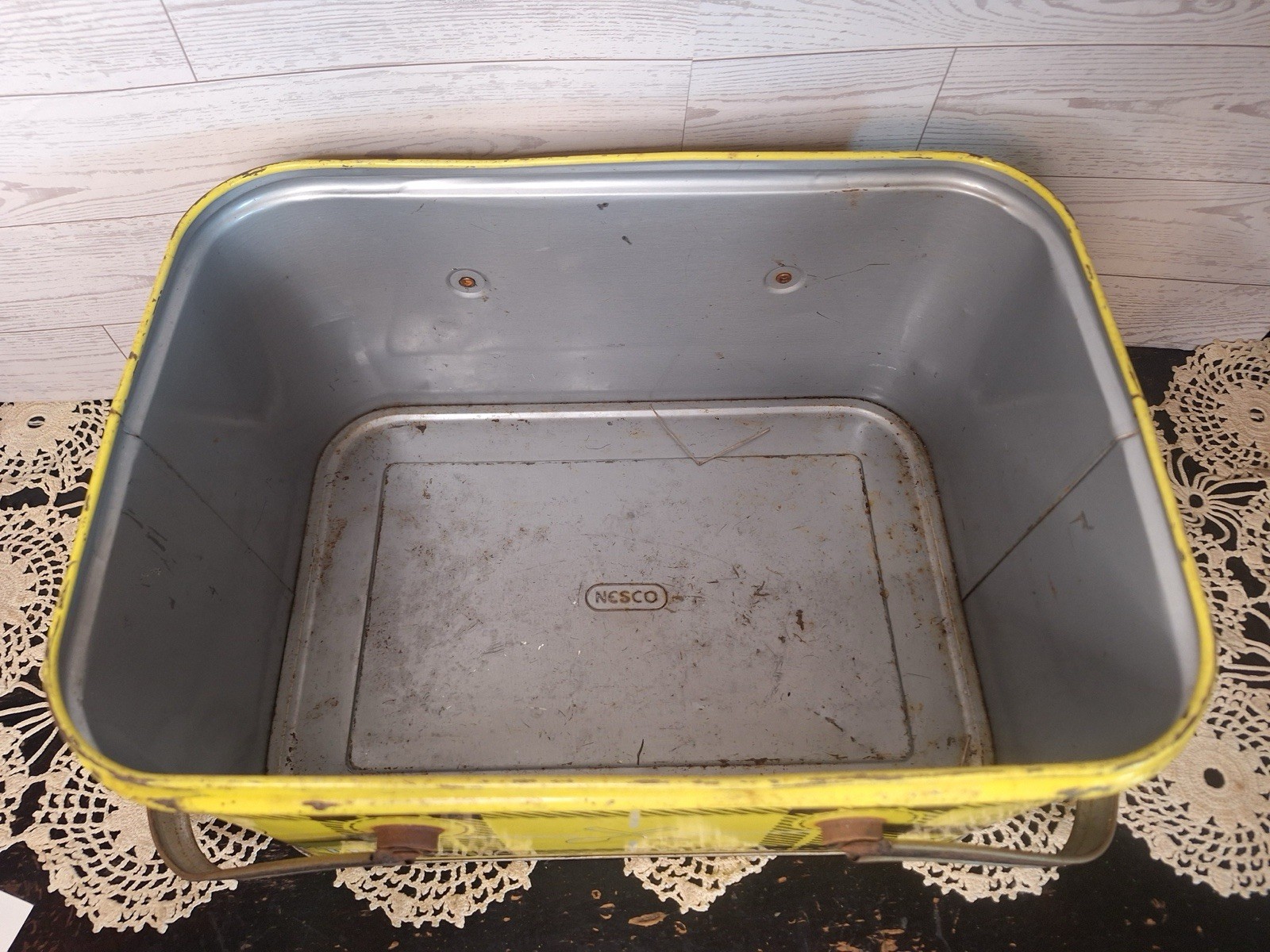 Vntg. Nesco Picnicryte Yellow/Black Plaid Metal Picnic Basket, Picnic Tin