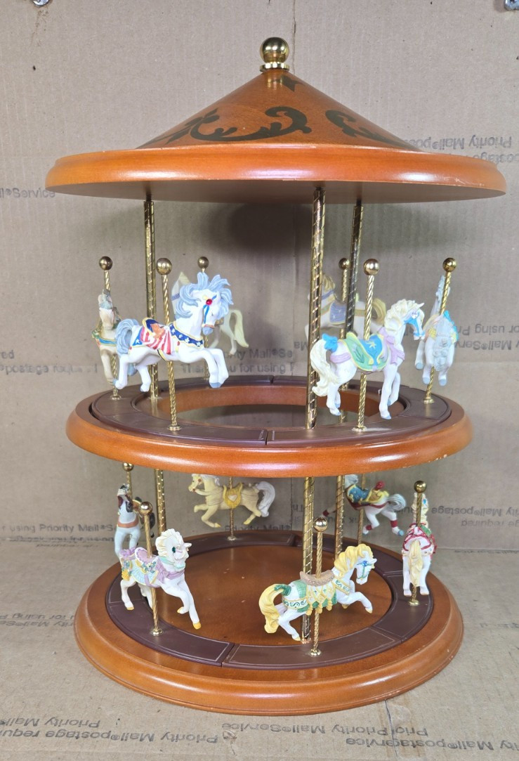PRINCETON GALLERY OCTOBER 1994 Carousel Complete Set w/ 12 Horses *PLS READ!*