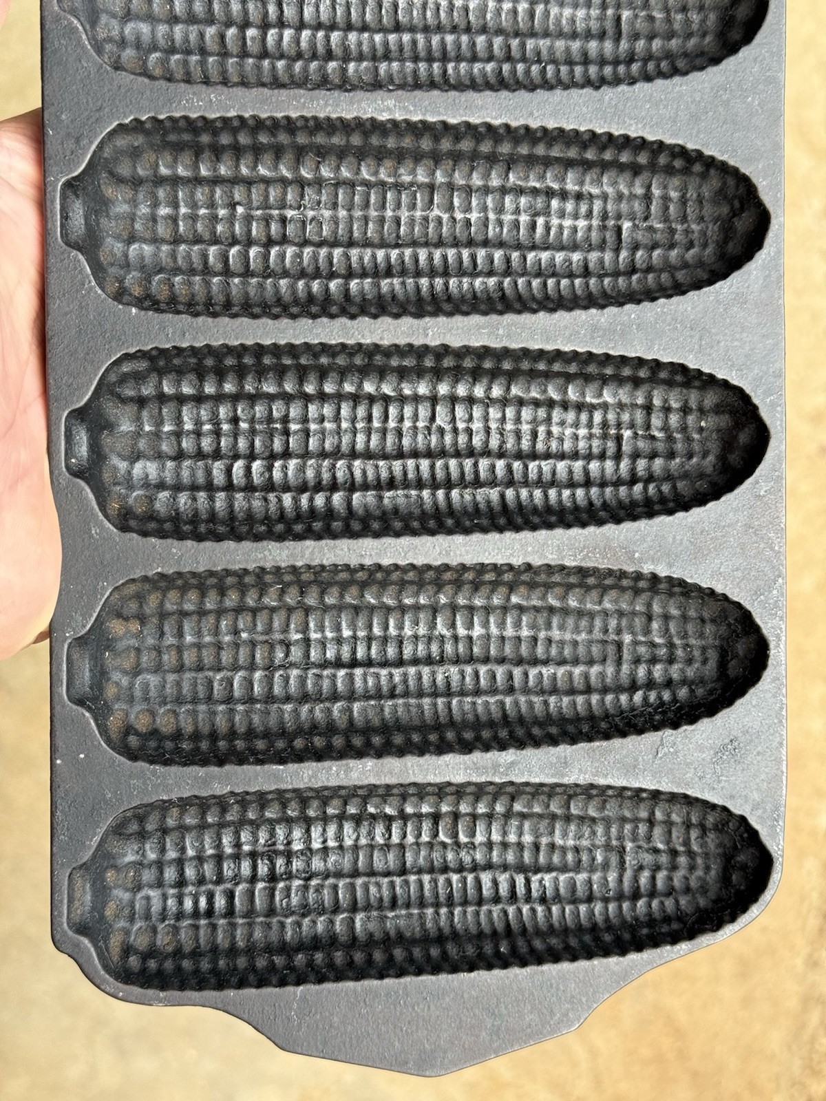 vintage Griswold Cast Iron Crispy Corn Stick Pan #273, 13″ l x 5-3/4″ w Griswold