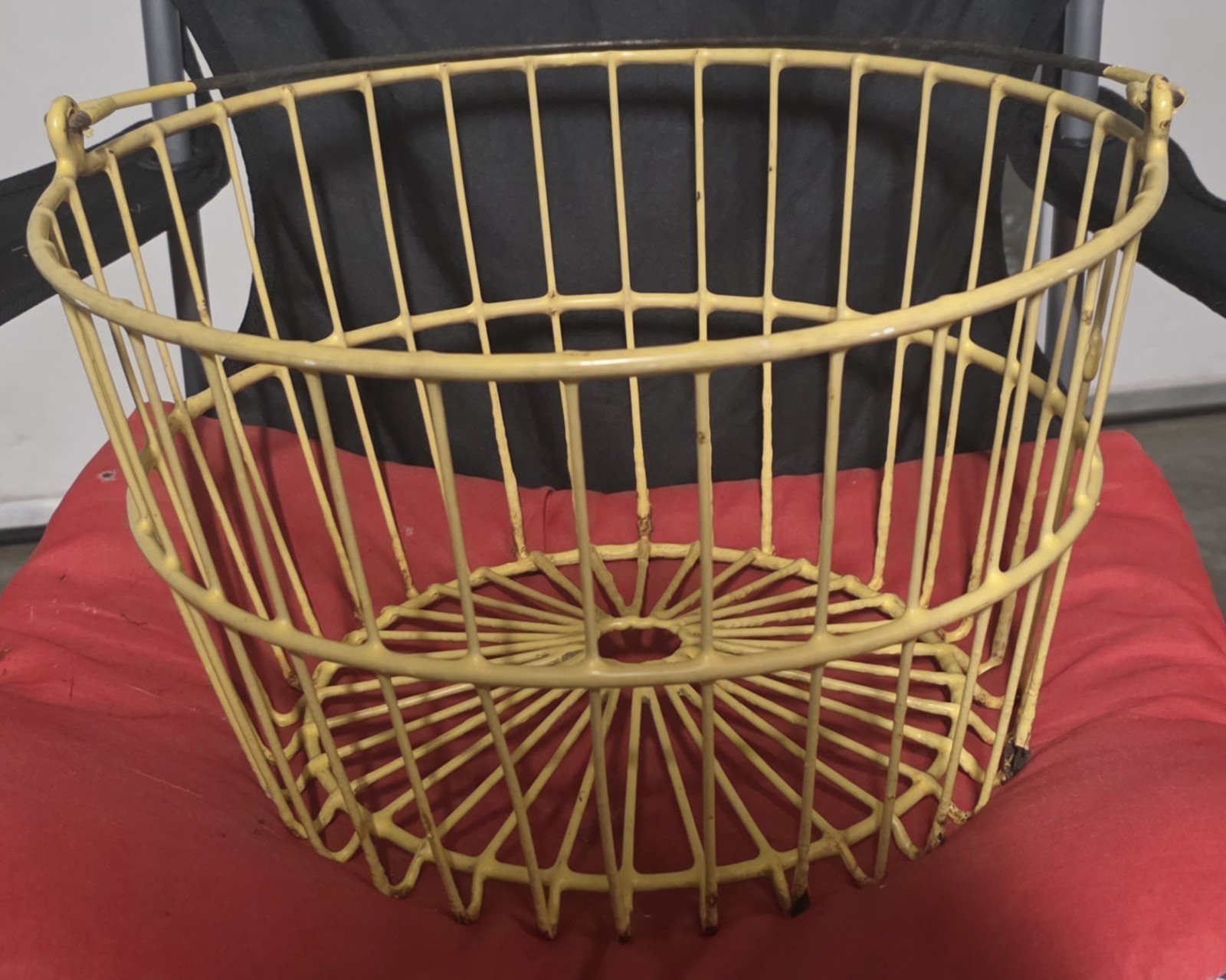 Large Antique/Vintage Rustic Wire Farm Country Egg Basket Worn Yellow Coated
