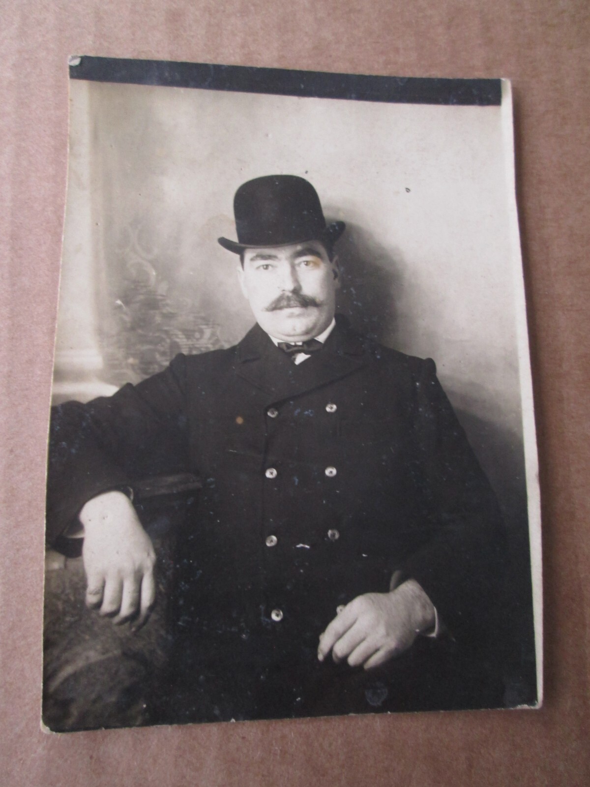 Vintage Photo. of man wearing a hat (Unposted) 8 x 11 cm approx