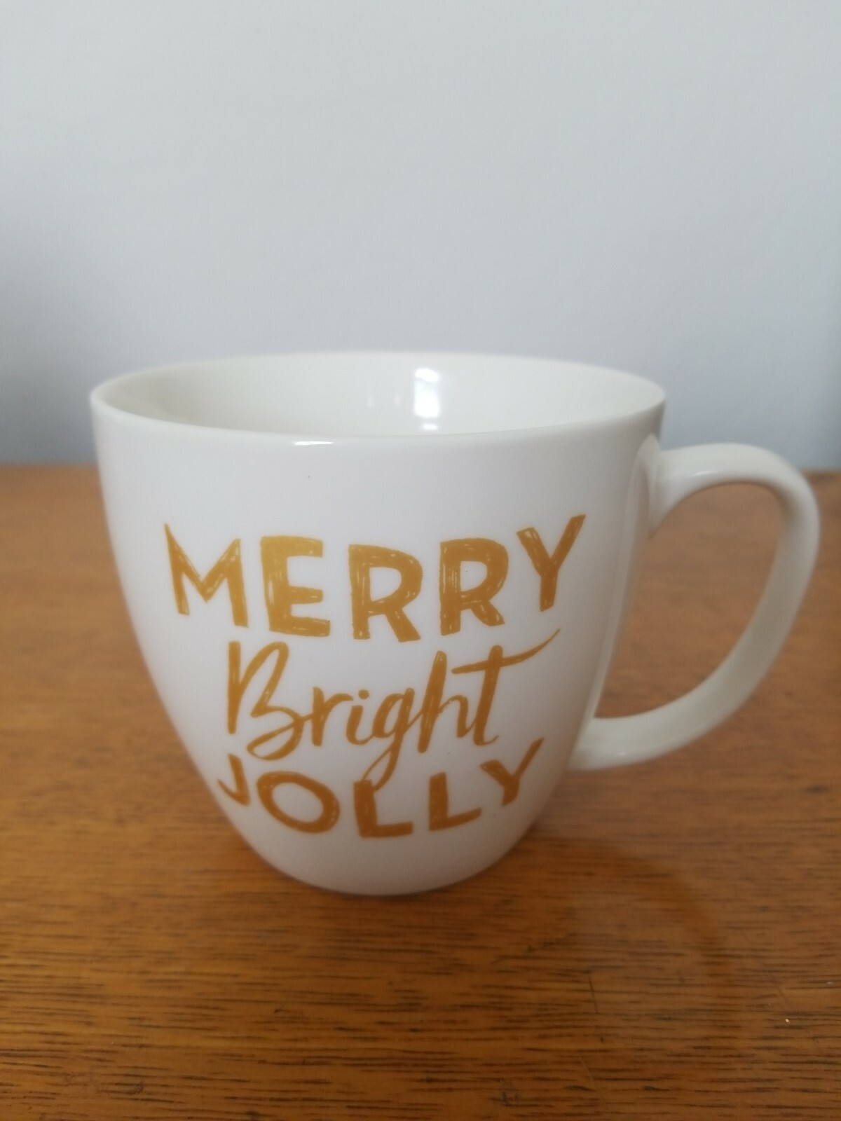 STARBUCKS Coffee Large 20 Oz Mug White Gold Merry Bright Jolly Christmas 2016