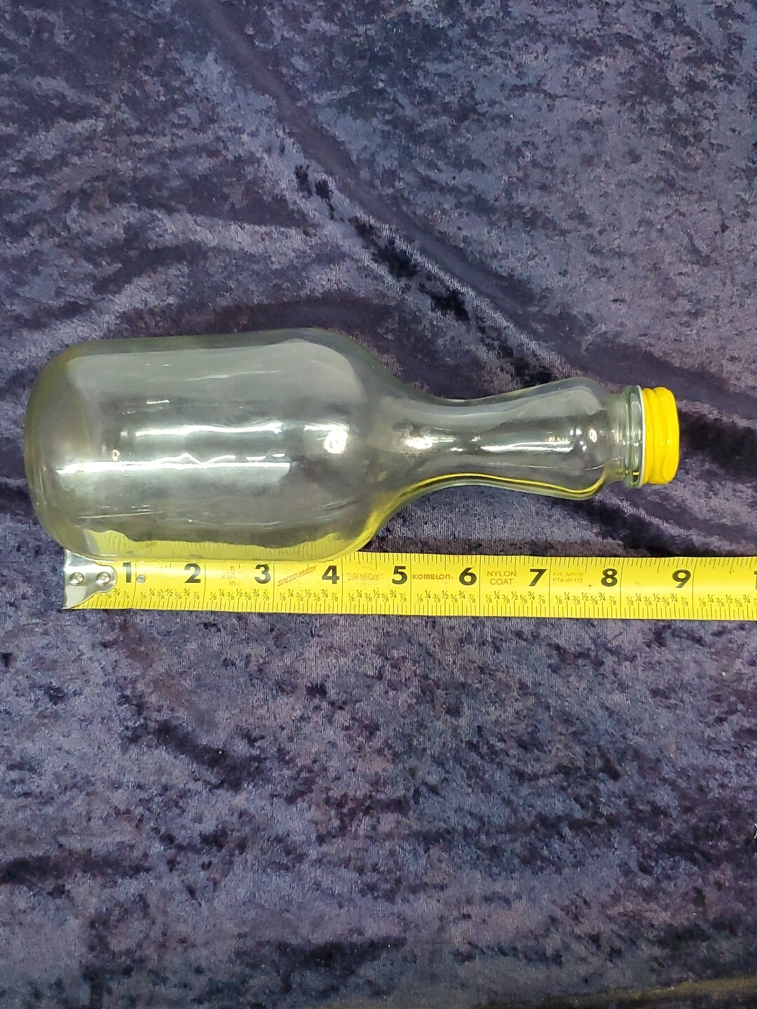 Hunt Wesson Foods Oil 20 Oz Clear Glass Bottle 8½×3¼”, Diameter Metal Screw Top