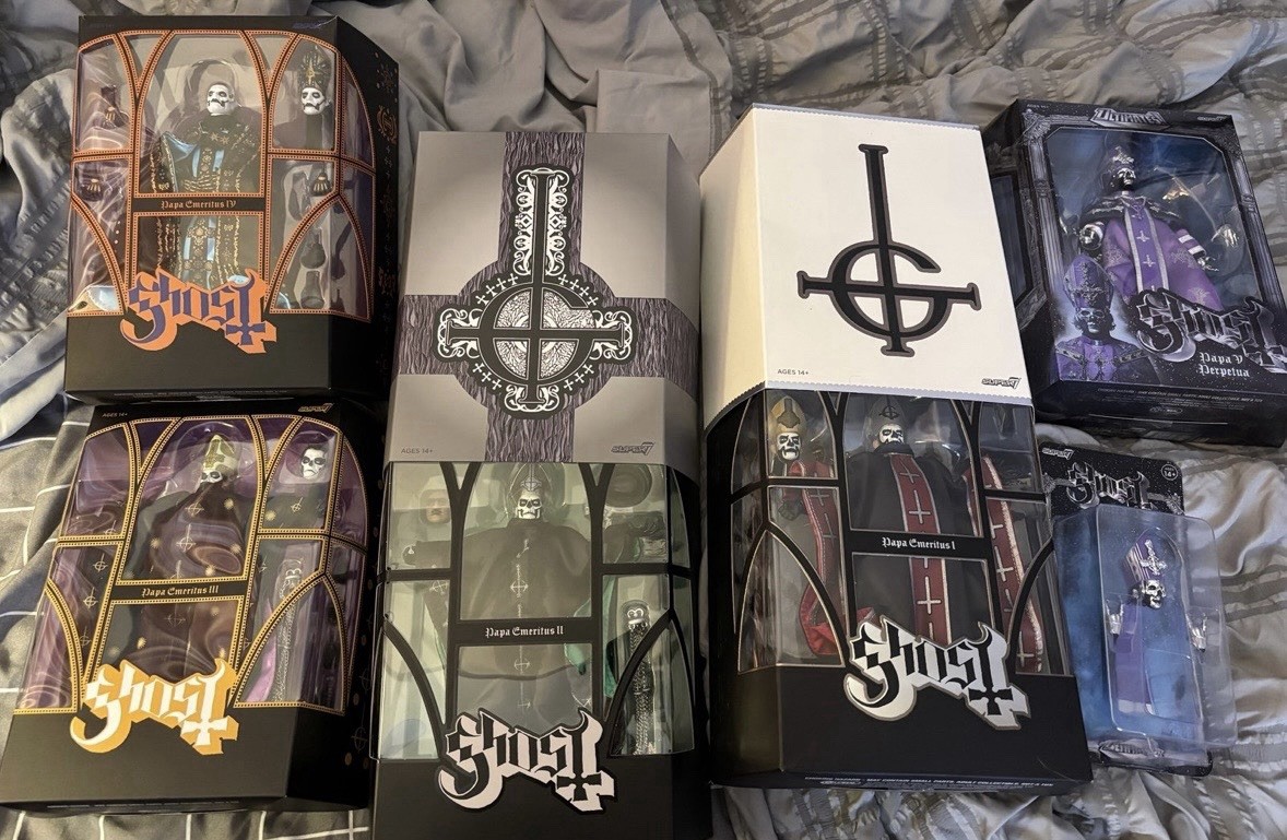 Super7 Ghost Ultimates! Papa Emeritus I-II-III-IV & Papa V Perpetua