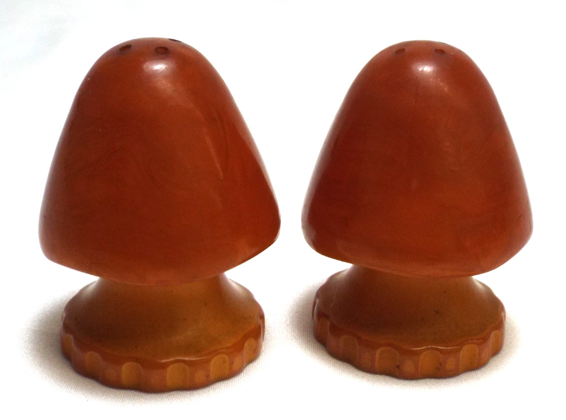 Vintage 1930s Bakelite Mushroom Salt & Pepper Shaker Set Butterscotch Screw Caps