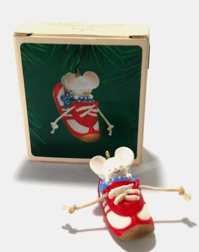Vtg Mouse in Patriotic Red White Blue Shoe SNEAKER MOUSE 1983 Hallmark Ornament
