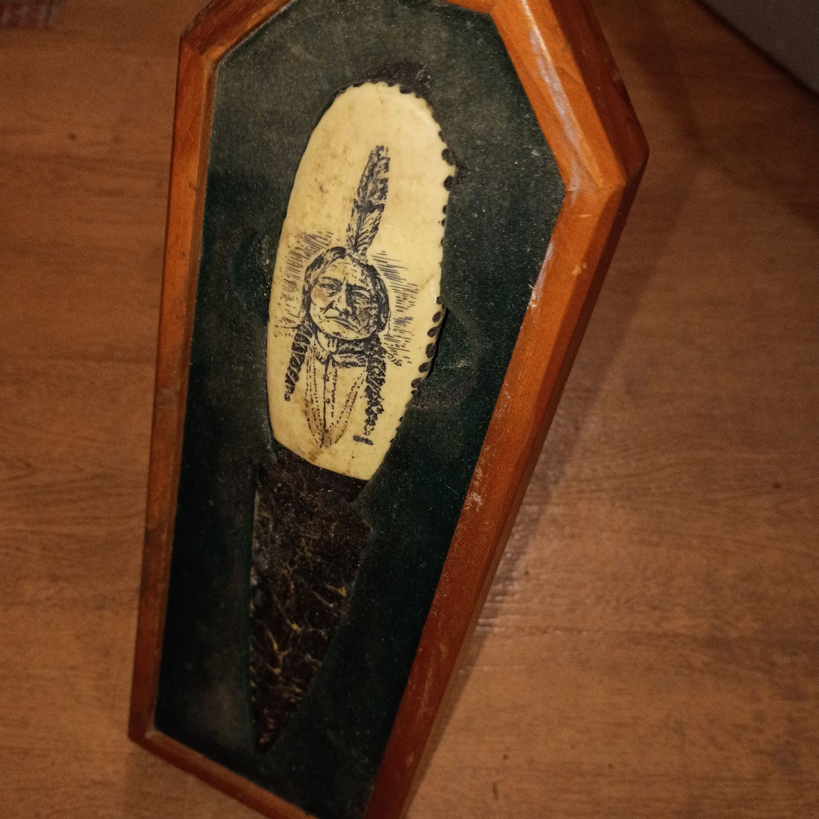 Sitting Bull Lakota Sioux Chief Decorative Knife Wall Display Plaque