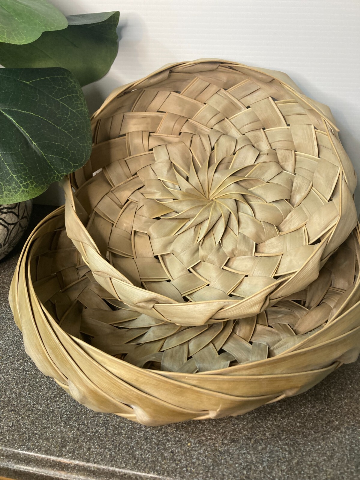 Set of 2 Handmade Palm Leaf Woven Baskets ~ 11″ Round and 13″x11″ Oval