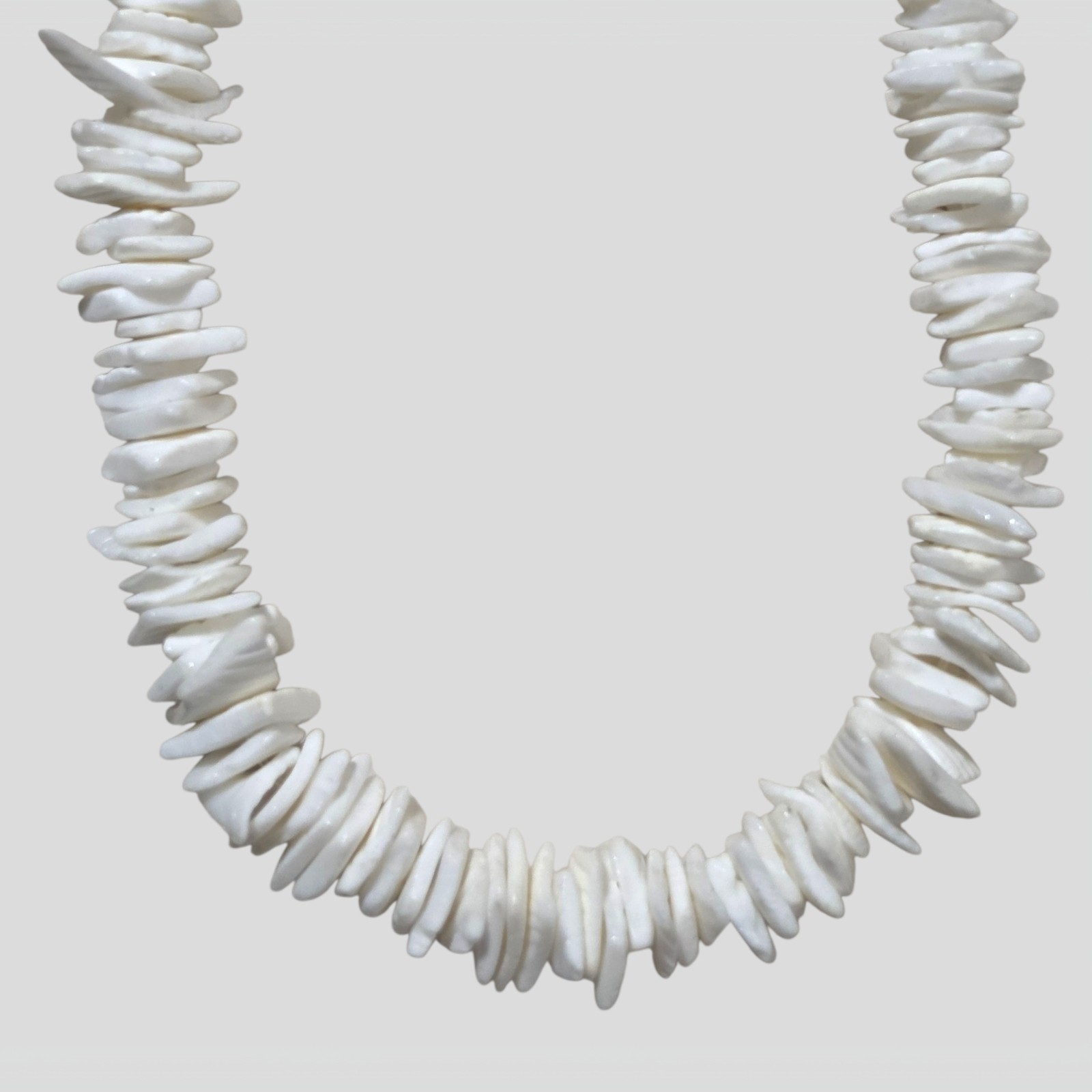 Vintage Hawaiian Puka Shell Choker Necklace Magnetic Clasp 16″ Natural Beach