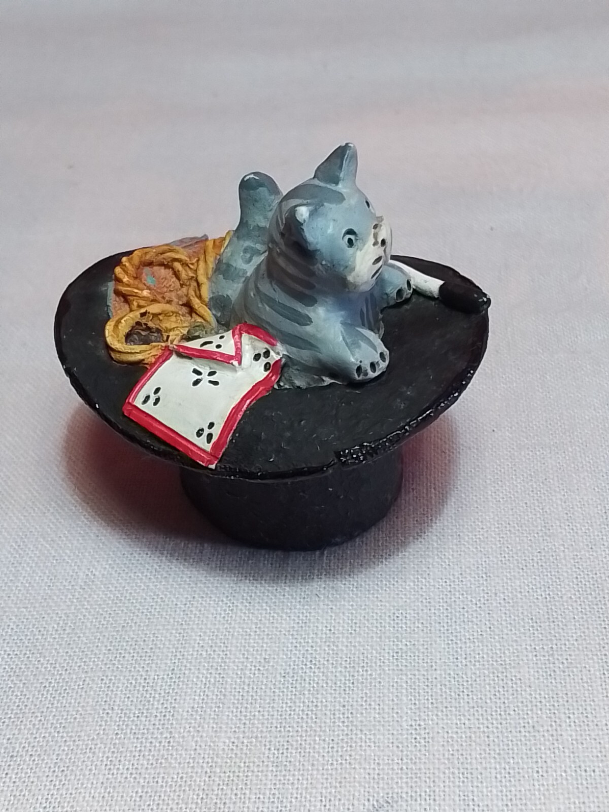 Peter Fagan.” Top Hat Cat”. HS619. 40x43mm. Black Top Hat.
