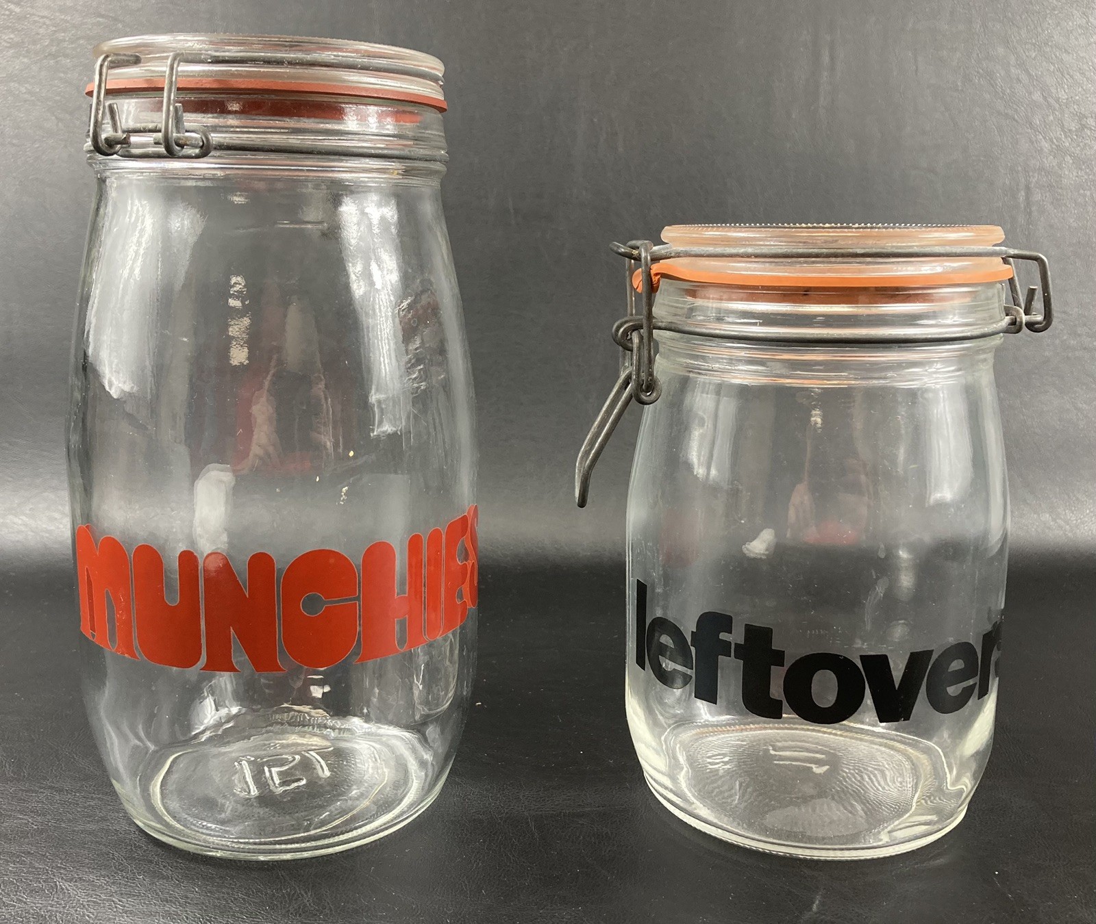 Munchies Glass 1.5 Liter & Leftovers 1 Liter Canisters Wire Bale Lids