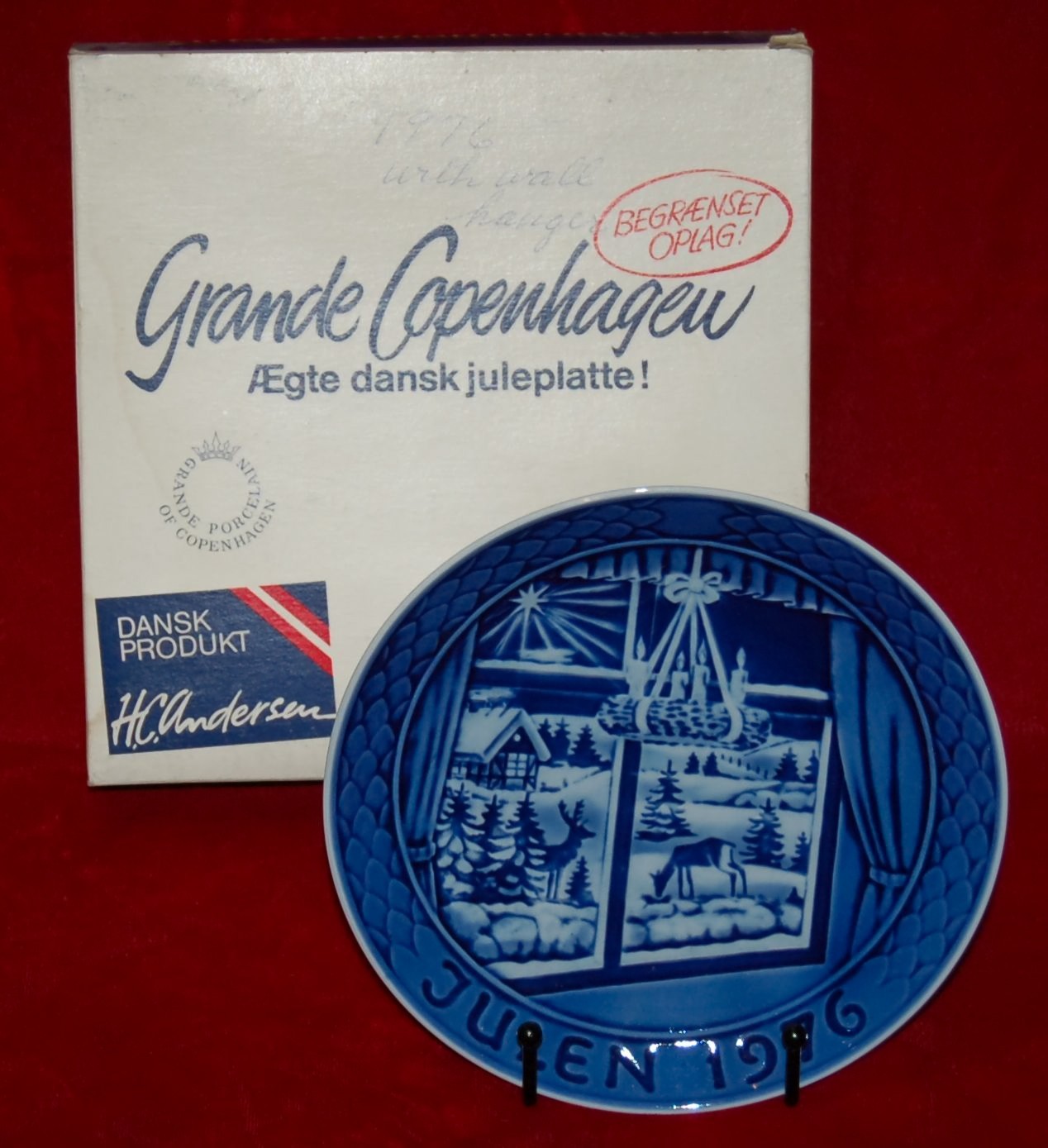 VINTAGE Porcelain Plate Grande Porcelain of Copenhagen Christmas 1976 Denmark