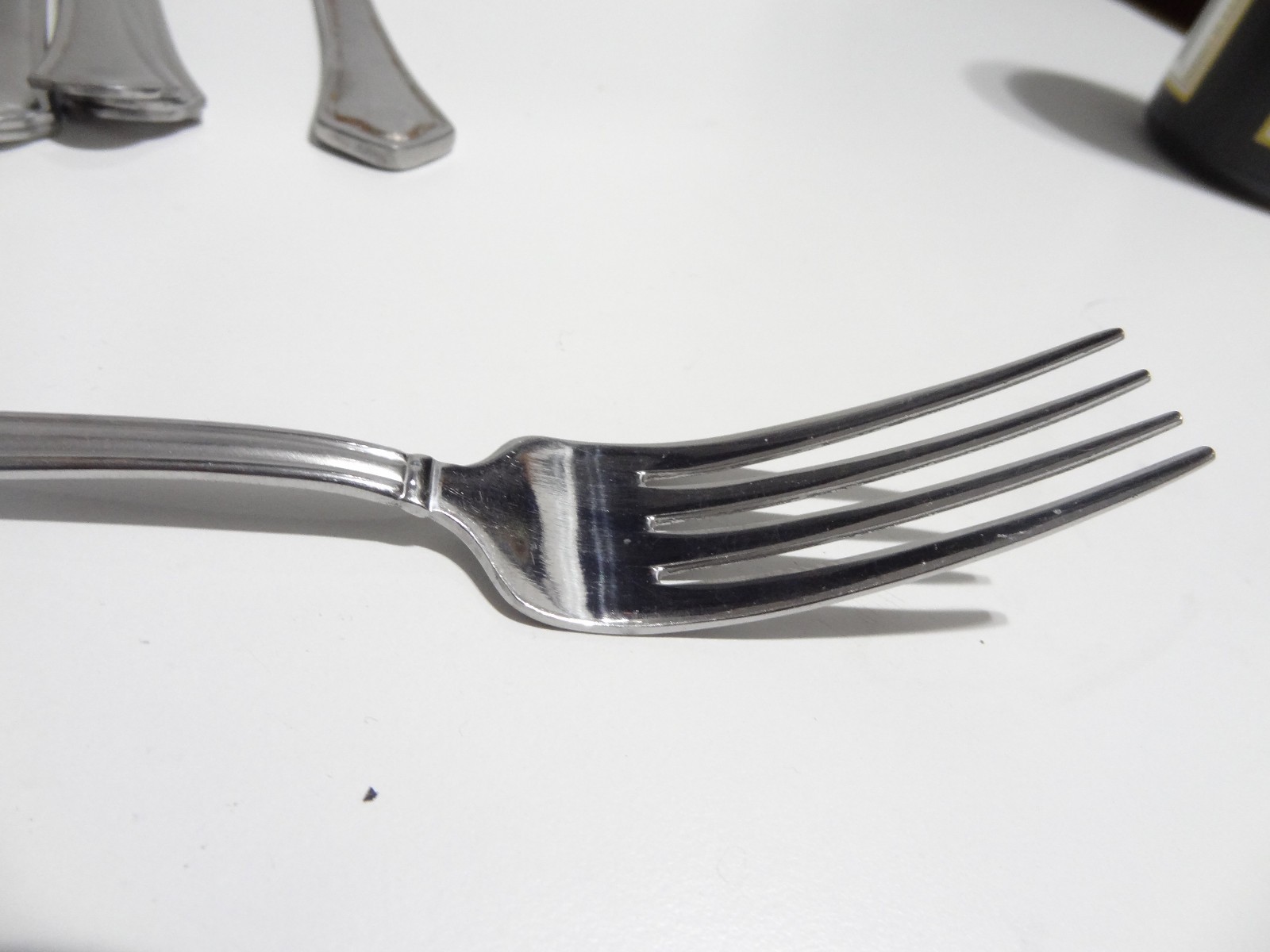 24 Pieces International Stainless China Flatware Pattern Unknown