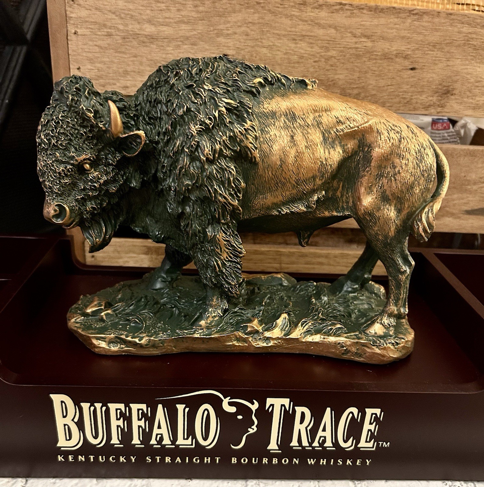 Buffalo Trace Kentucky Bourbon Whiskey – Bar Caddy/Office Caddy – Mint 🔥
