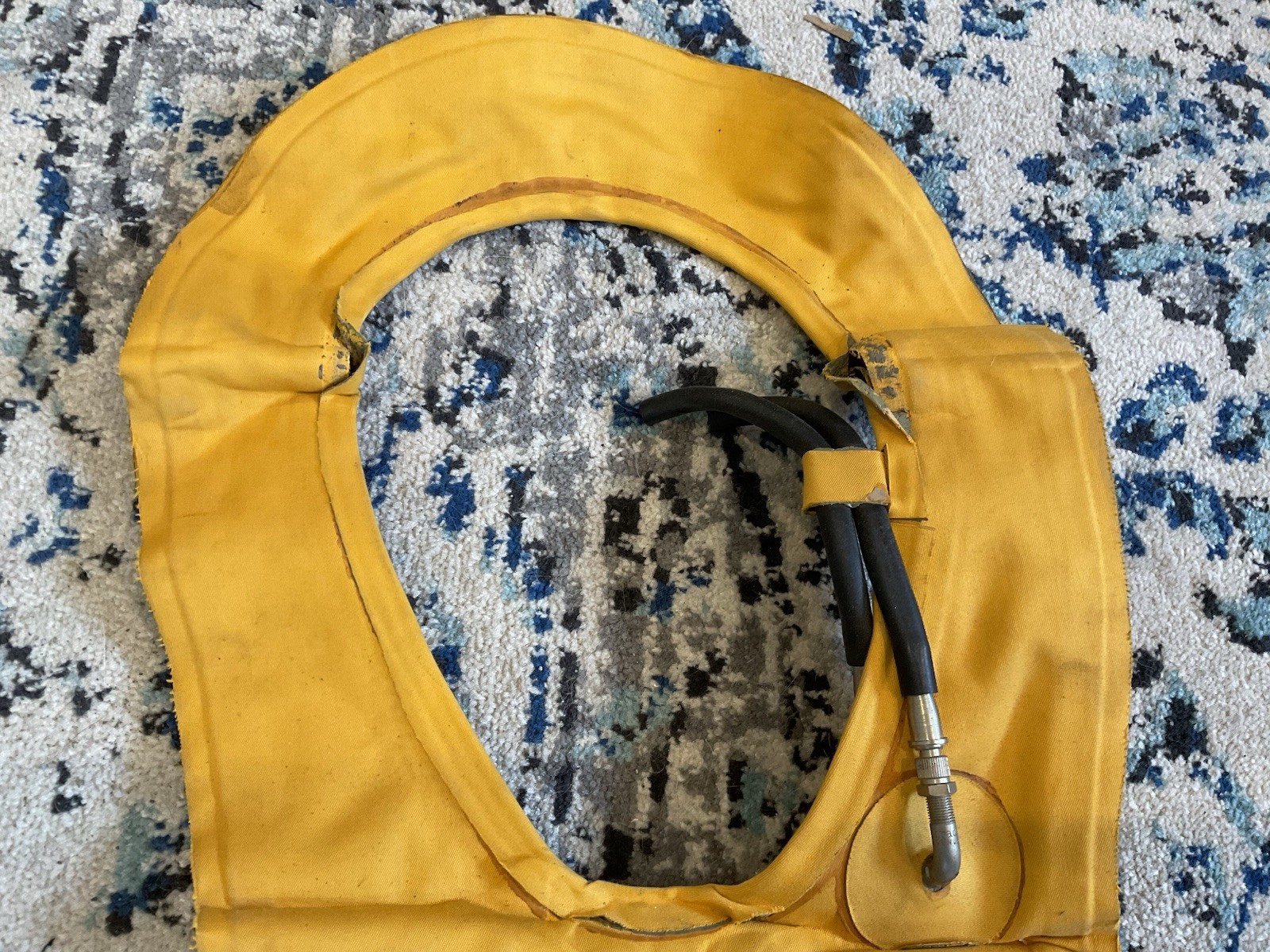 ORIGINAL WWII USAAF UNISSUED B-4 MAE WEST AVIATOR LIFE PRESERVER 1942 DATED