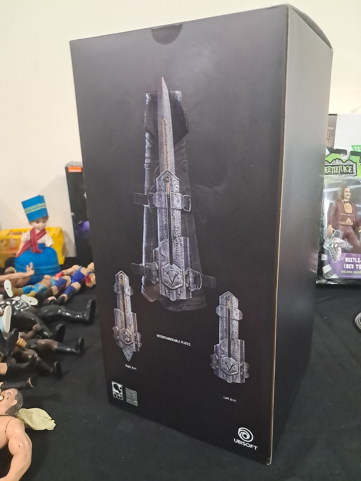 Assassins creed black flag resynced edward hidden blade 1/1 scale (official)