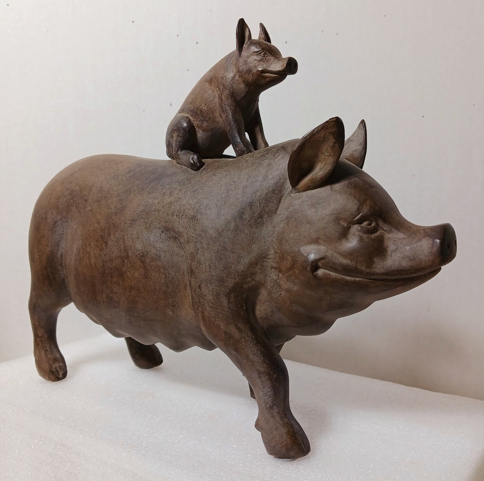 Vintage 10.5″ x 8″ Mother PIG & PIGLET Stacked Brown Resin Hog Figure Youngs