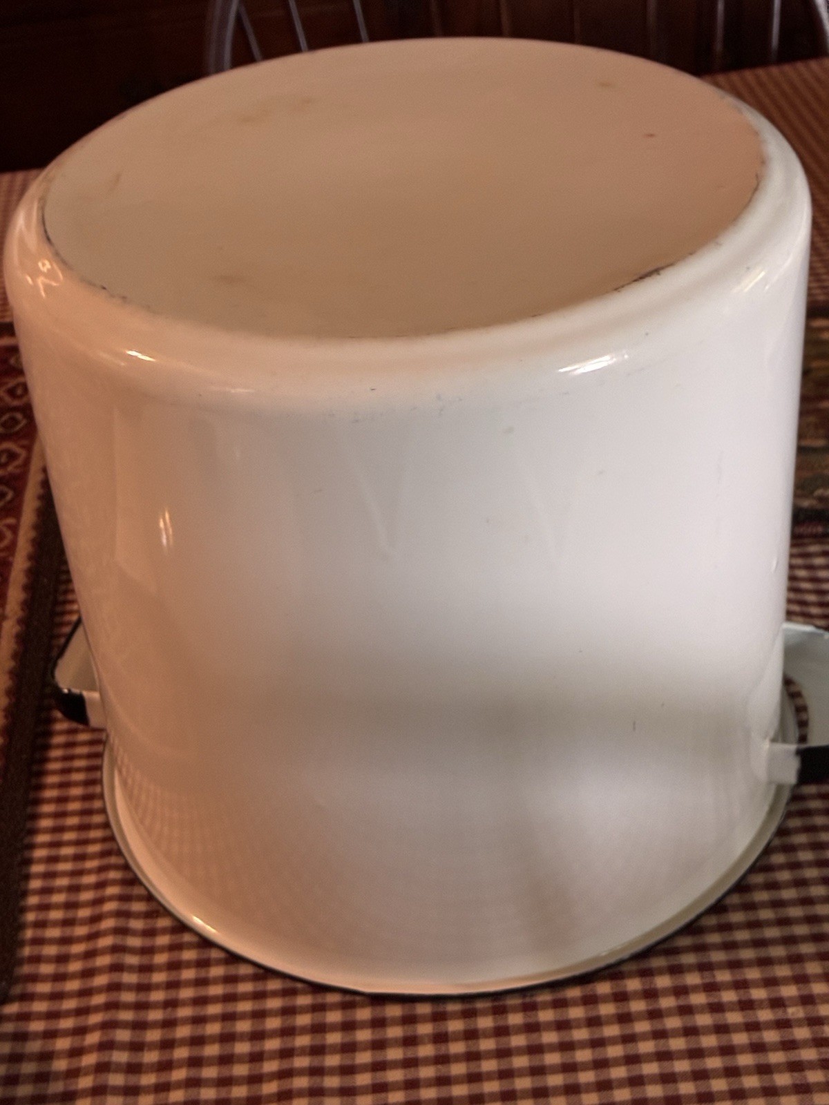 VTG White Enamel Pot Black Trim Lid Handle Enamelware Rustic Farmhouse Shabby