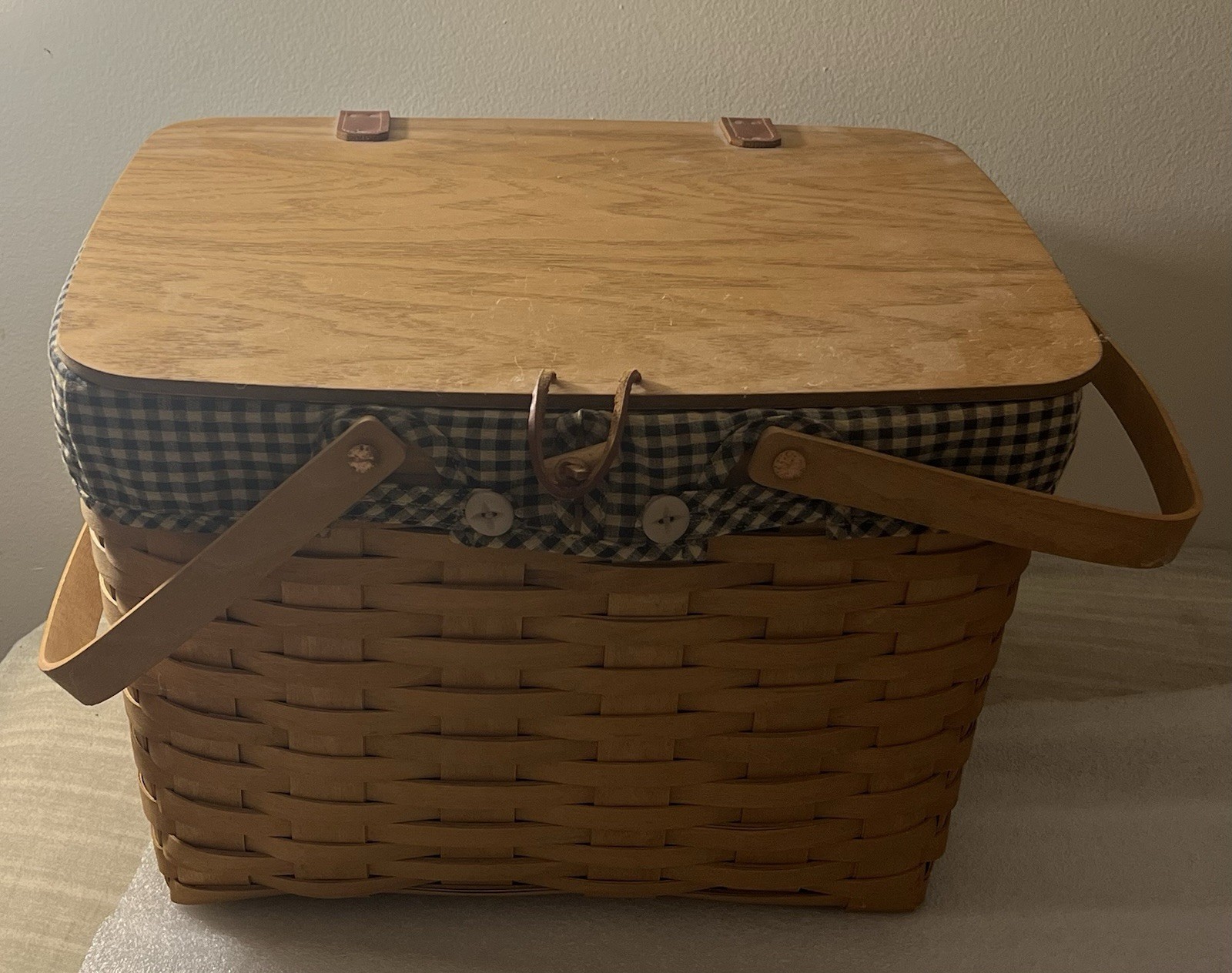 Longaberger Large 2007 Picnic Basket Signed With multicolor Plaid Liner + Riser