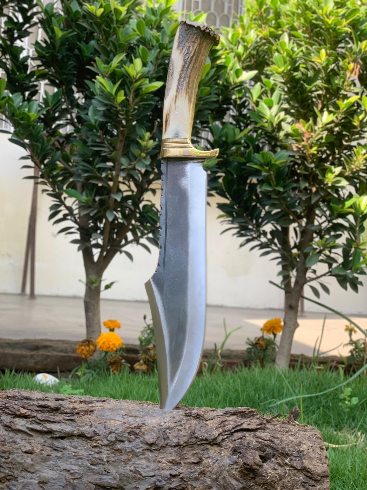 Custom Hand Forged Carbon Steel 15″ Hunting Bowie knife With Stag Horn Handle