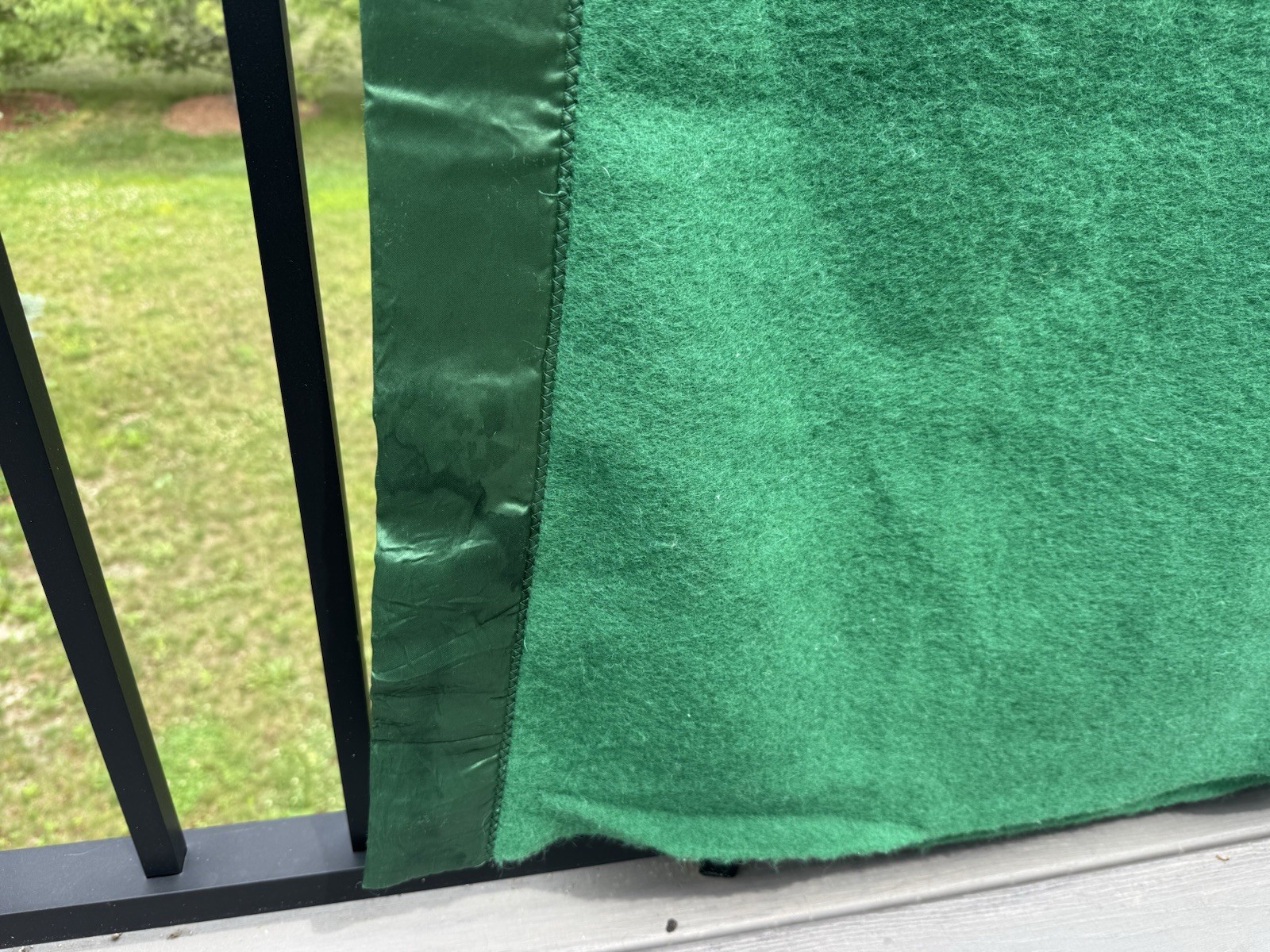 Vintage St Mary’s Green Satin Trim 100% Wool Blanket 72″x86″ Full/Double