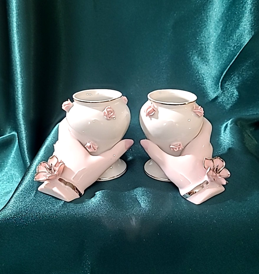 UCAGCO ** Vintage Porcelain Manicured Hand ** Mini Vases